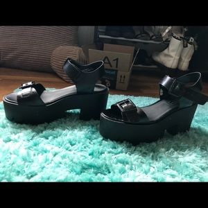 TOPSHOP NIRVANA CHUNKY PLATFORM SANDALS